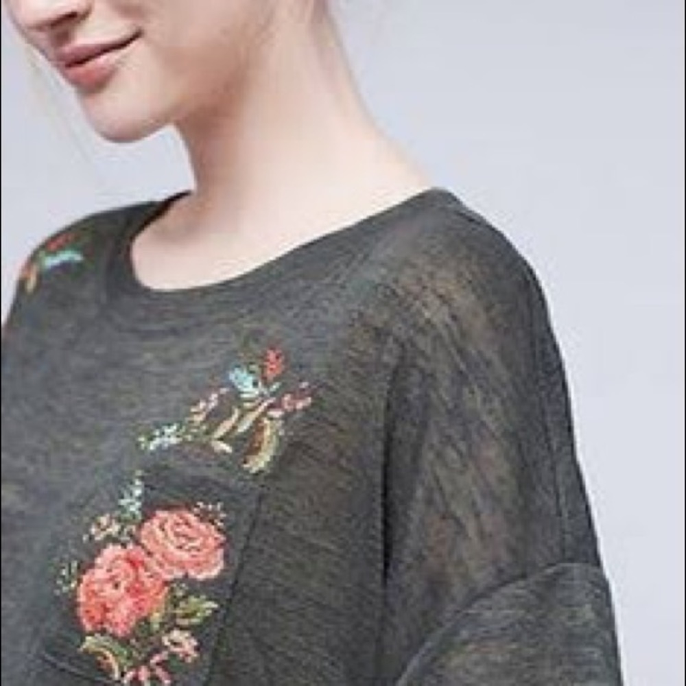 ANTHROPOLOGIE EMBROIDERED T SHIRT